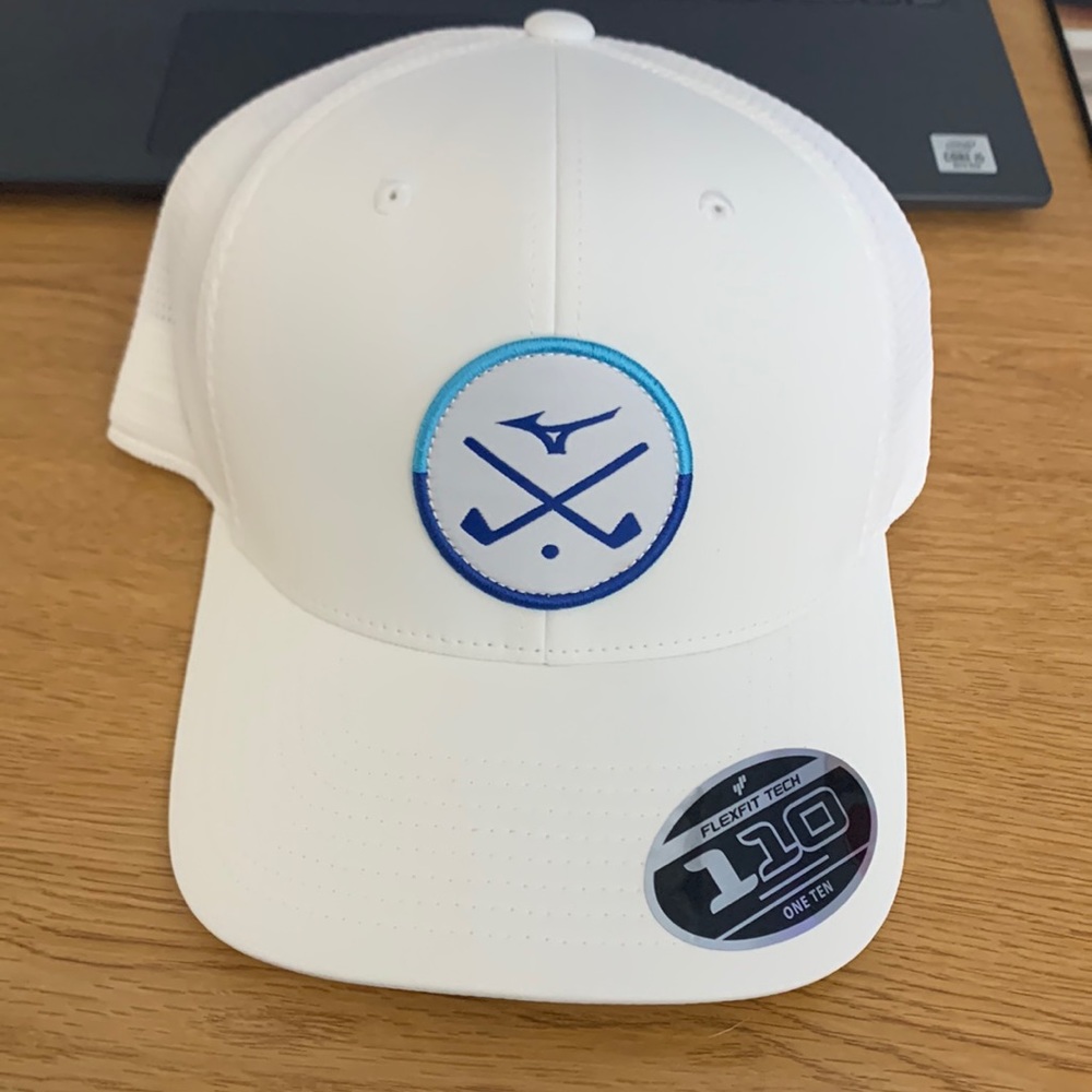 NWT Mizuno crossed sticks golf hat